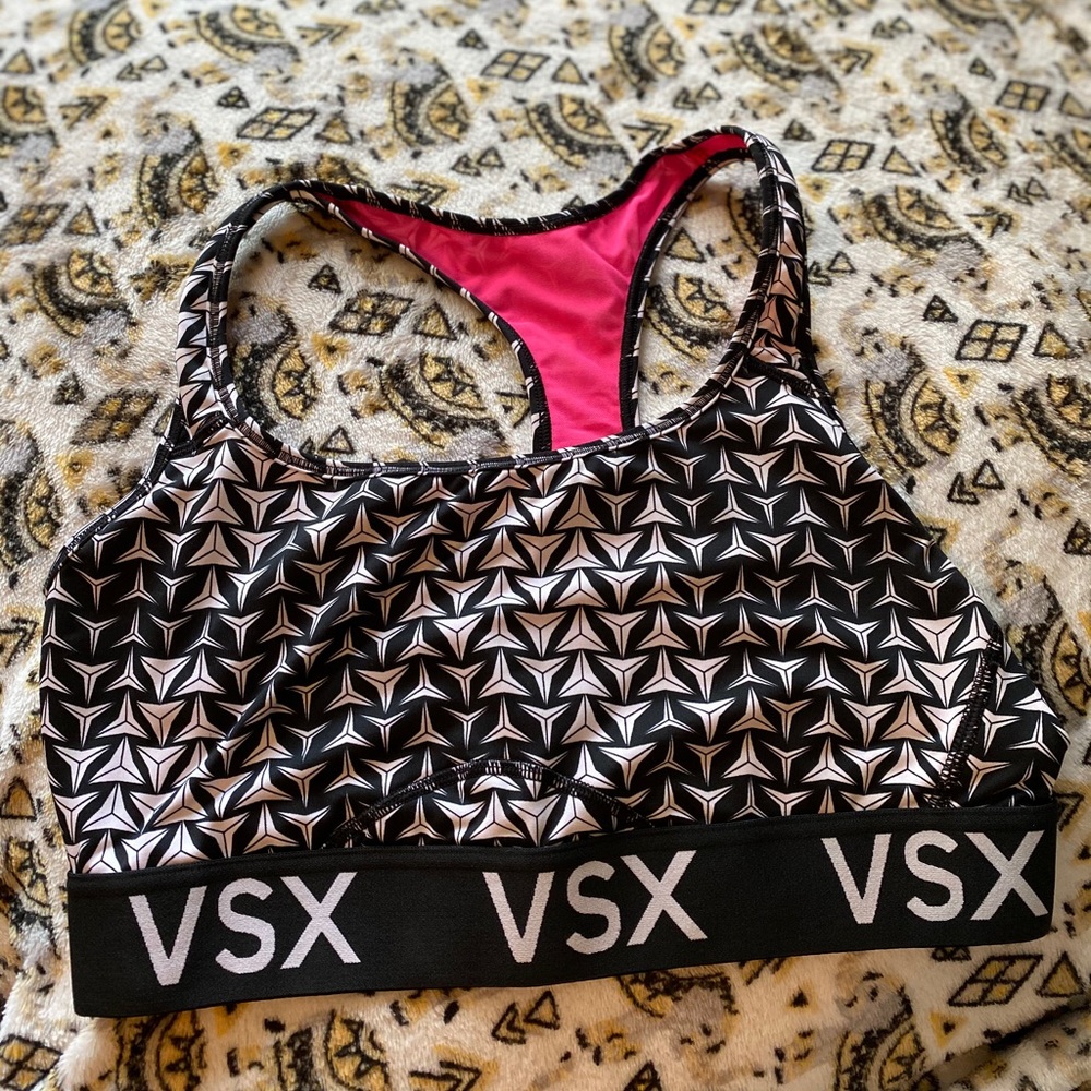 sports bra
